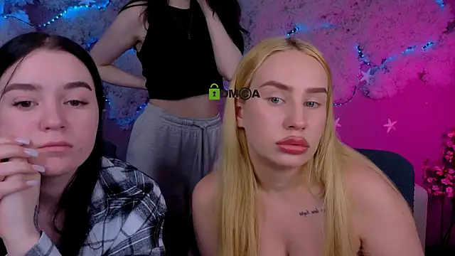 riley sanders online show from April 2026 10:33:02 PM