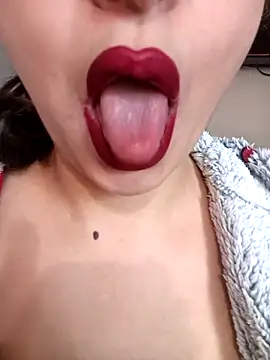 LINA-DALOUA online show from November 2025 01:55:02 PM