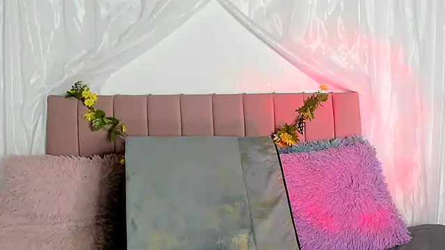 Tania xw online show from December 2025 10:47:01 AM