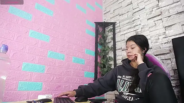 maily can online show from November 2025 12:27:01 PM