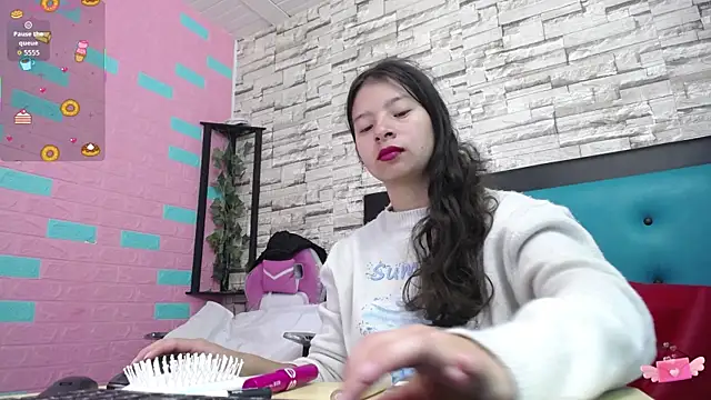 maily can online show from October 2025 12:57:02 PM