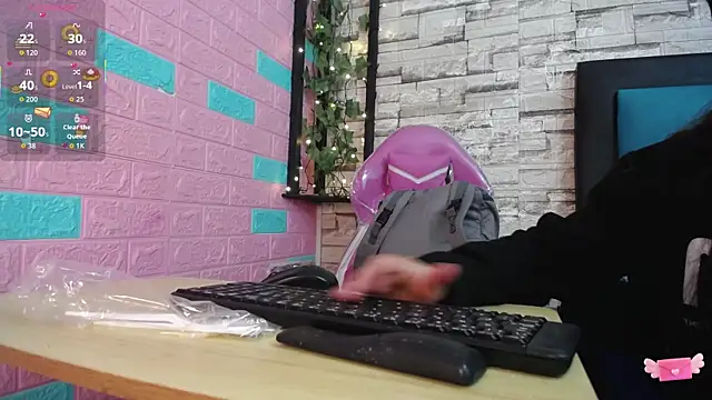 maily can online show from November 2025 01:04:02 PM