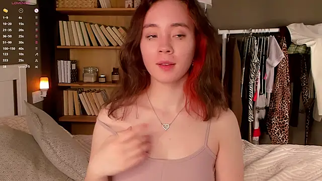 Snapshot of AlbertaClack chatting on November 2025 11:43:02 AM AlbertaClack online show from November 2025 11:43:02 AM