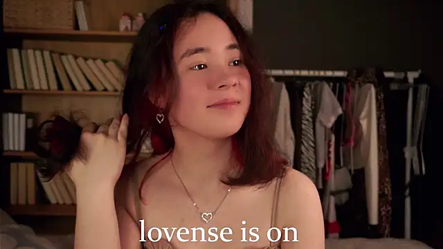 Snapshot of AlbertaClack chatting on November 2025 11:14:02 AM AlbertaClack online show from November 2025 11:14:02 AM