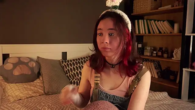 Snapshot of AlbertaClack chatting on November 2025 11:13:02 AM AlbertaClack online show from November 2025 11:13:02 AM