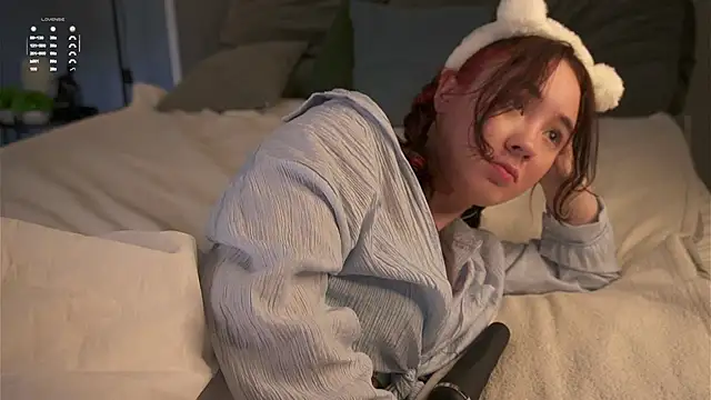 Snapshot of AlbertaClack chatting on September 2025 11:50:01 AM AlbertaClack online show from September 2025 11:50:01 AM