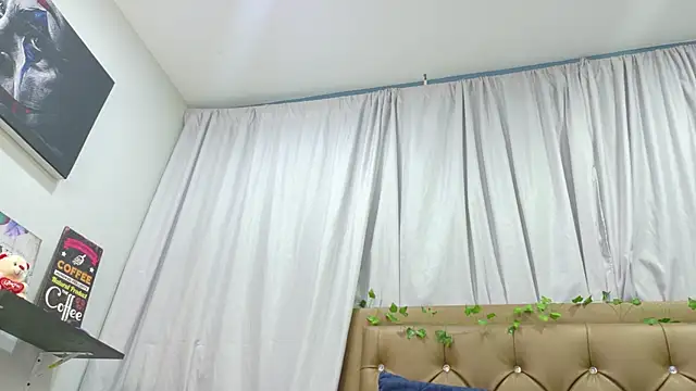 Snapshot of didoelizabeth chatting on October 2025 01:15:02 PM didoelizabeth online show from October 2025 01:15:02 PM