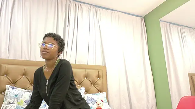 Snapshot of didoelizabeth chatting on November 2025 12:42:02 PM didoelizabeth online show from November 2025 12:42:02 PM