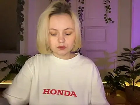 MoonIvy  online show from July 2026 07:55:02 PM