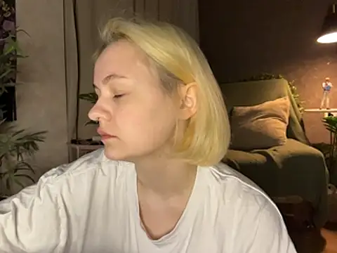 MoonIvy  online show from June 2026 07:48:01 PM