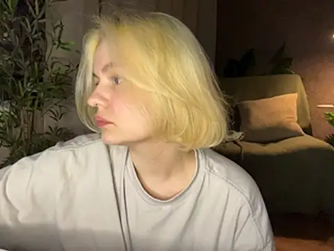 MoonIvy  online show from June 2026 07:36:01 PM