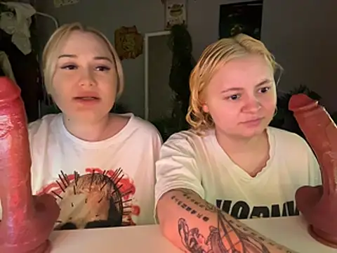 MoonIvy  online show from February 2026 05:26:02 PM