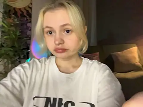 MoonIvy  online show from June 2026 08:03:02 PM