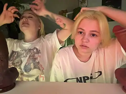 MoonIvy  online show from February 2026 05:37:02 PM