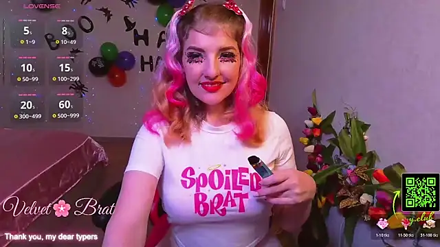 QueenInSilence online show from November 2025 09:20:01 PM