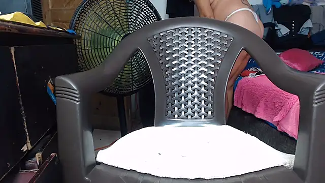 Snapshot of maggi_hotsson chatting on June 2026 03:34:02 AM maggi hotsson online show from June 2026 03:34:02 AM