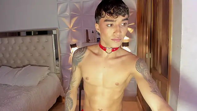 Wyatt Rose online show from November 2025 04:02:01 AM