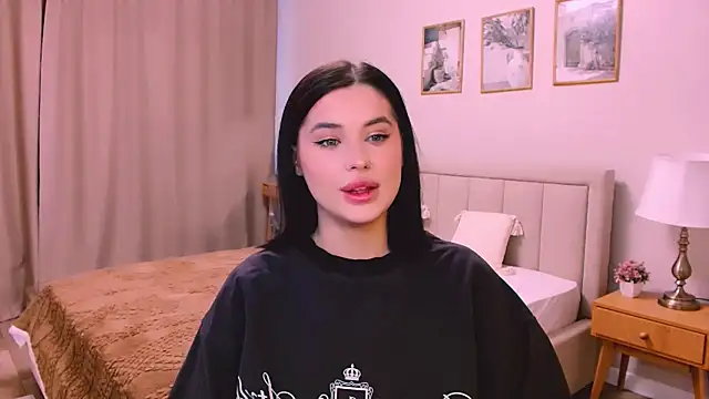 lil angel  online show from February 2026 11:23:02 AM