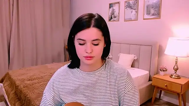 lil angel  online show from February 2026 10:29:01 PM