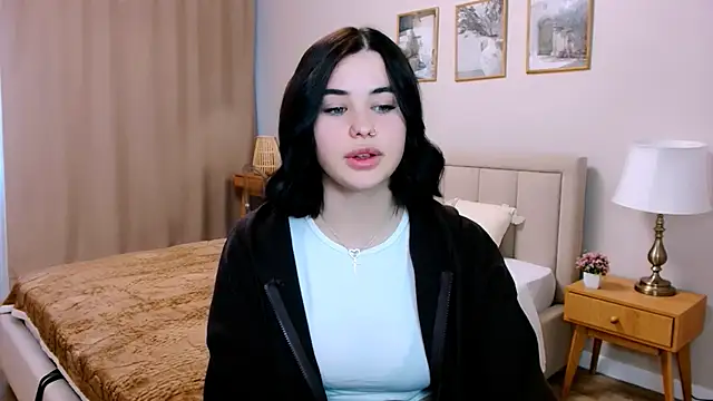 lil angel  online show from January 2026 01:03:01 PM