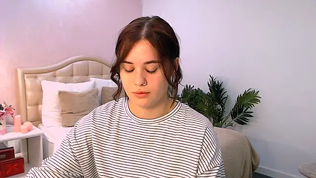 lil angel  online show from November 2025 09:09:02 AM