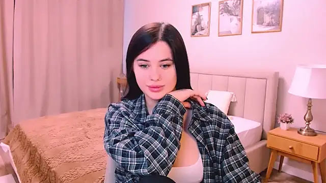 lil angel  online show from February 2026 02:19:02 PM