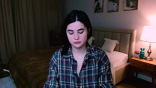 lil angel  online show from March 2026 10:26:01 PM