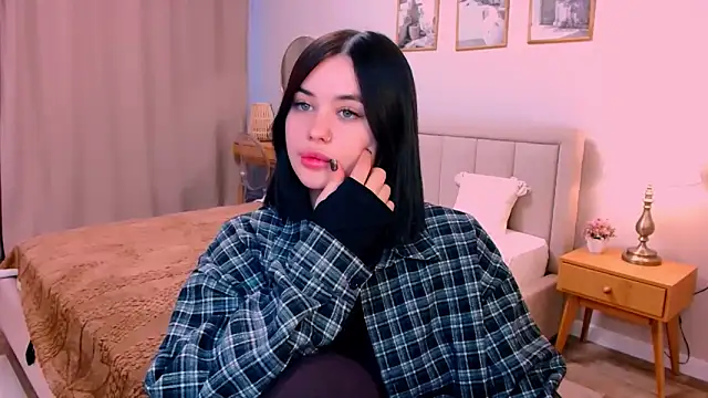 lil angel  online show from February 2026 02:26:01 PM