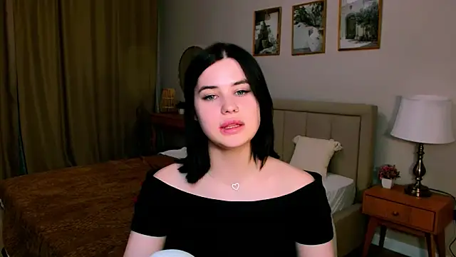 lil angel  online show from February 2026 11:37:01 PM