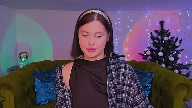 lil angel  online show from December 2025 01:15:01 PM