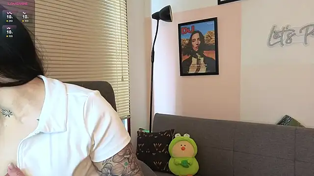 SujannaVarma  online show from November 2025 07:29:01 PM