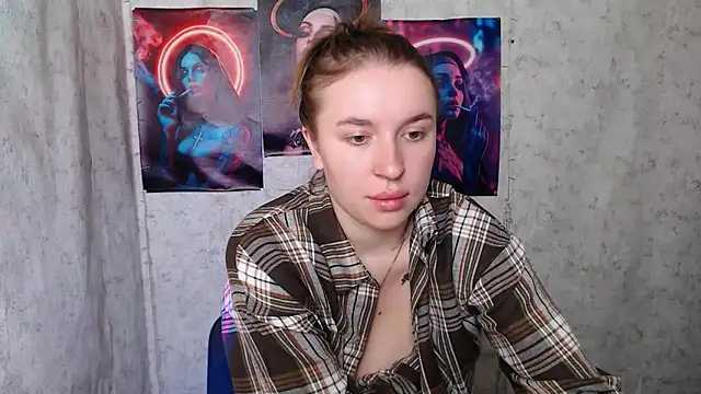 JuliaTopp  online show from September 2025 04:45:01 AM