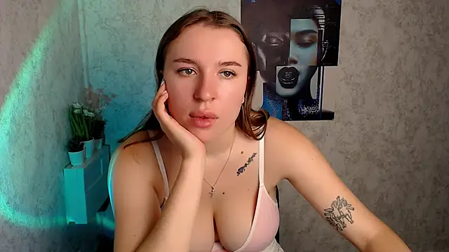 JuliaTopp  online show from October 2025 06:13:01 AM
