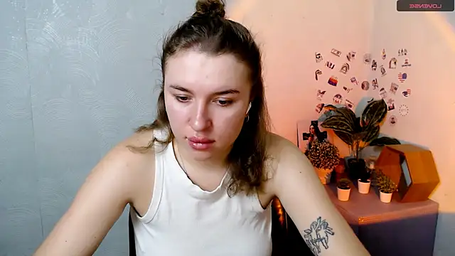 JuliaTopp  online show from November 2025 05:18:02 AM