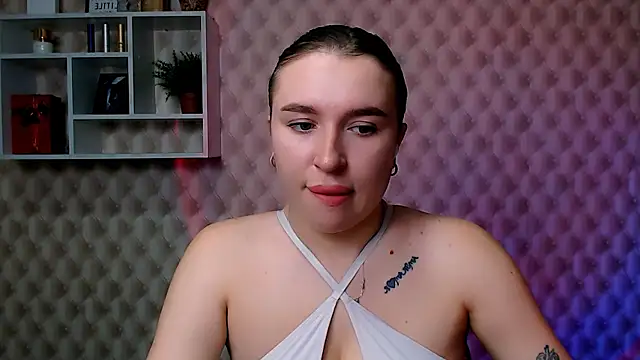 JuliaTopp  online show from December 2025 08:46:01 AM