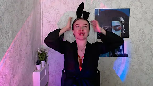 JuliaTopp  online show from September 2025 05:24:01 AM