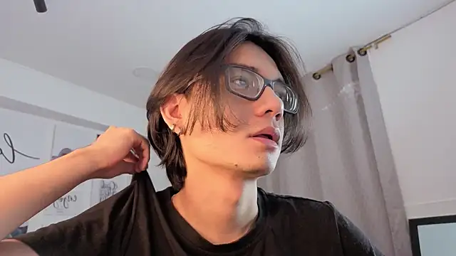 davoxer online show from December 2025 03:42:01 AM