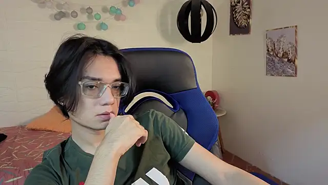 Snapshot of davoxer chatting on December 2025 03:46:02 AM davoxer online show from December 2025 03:46:02 AM