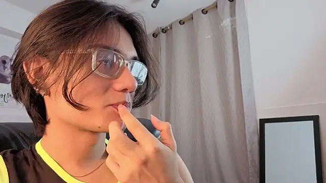 davoxer online show from December 2025 04:05:02 AM