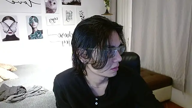 Snapshot of davoxer chatting on November 2025 03:43:01 AM davoxer online show from November 2025 03:43:01 AM