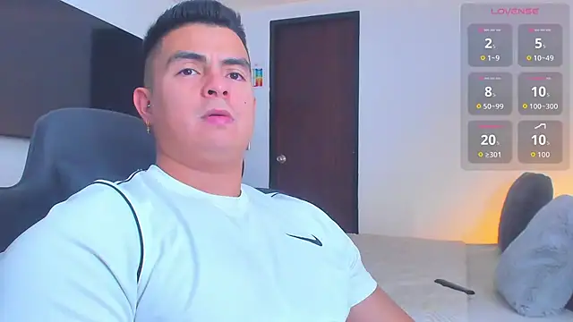 Snapshot of RJBarto chatting on November 2025 06:34:01 PM RJBarto online show from November 2025 06:34:01 PM