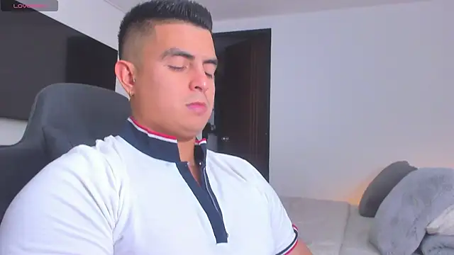 Snapshot of RJBarto chatting on November 2025 06:52:02 PM RJBarto online show from November 2025 06:52:02 PM