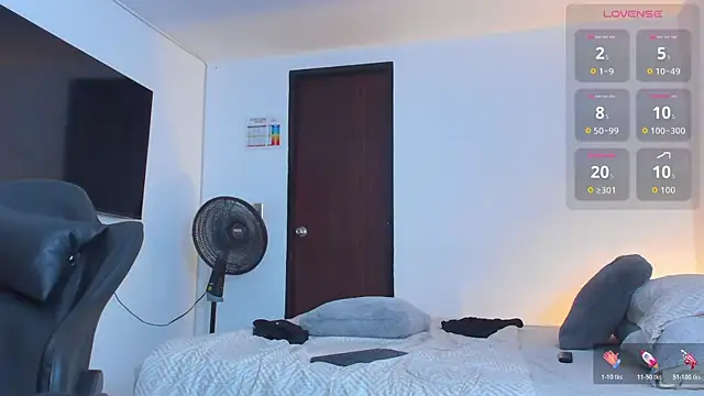 Snapshot of RJBarto chatting on December 2025 12:23:01 AM RJBarto online show from December 2025 12:23:01 AM