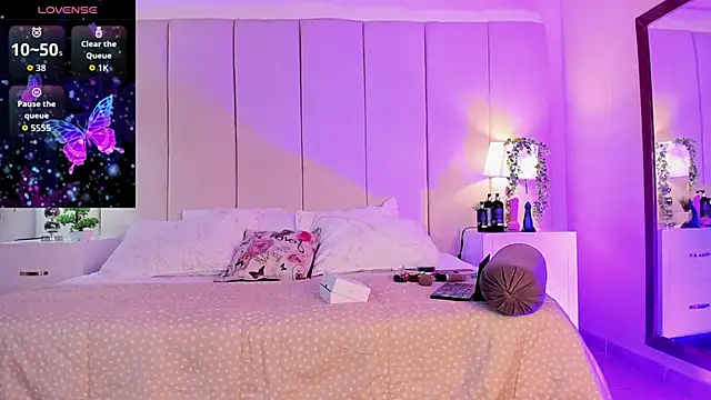 mia rousse25 online show from November 2025 12:20:02 PM