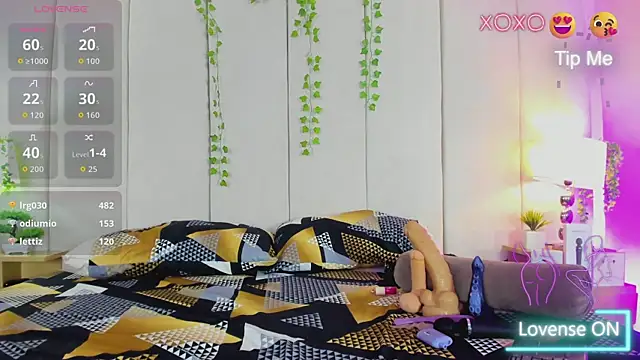 mia rousse25 online show from May 2026 11:26:02 AM