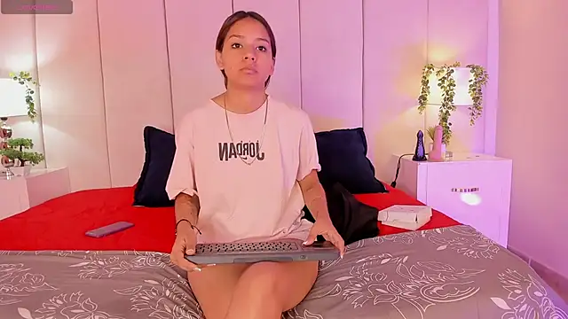 mia rousse25 online show from October 2025 01:54:02 PM