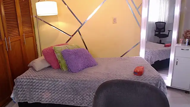 shirleyrojas online show from November 2025 08:24:01 PM