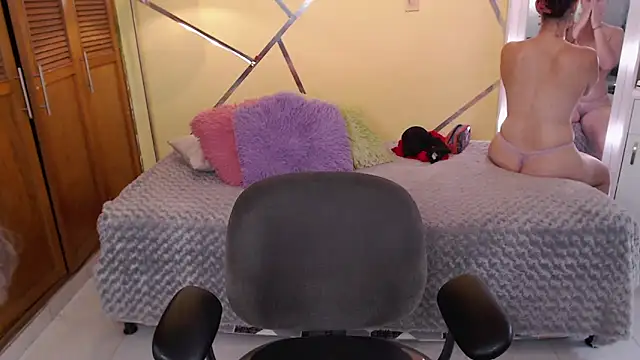 shirleyrojas online show from October 2025 07:46:02 PM