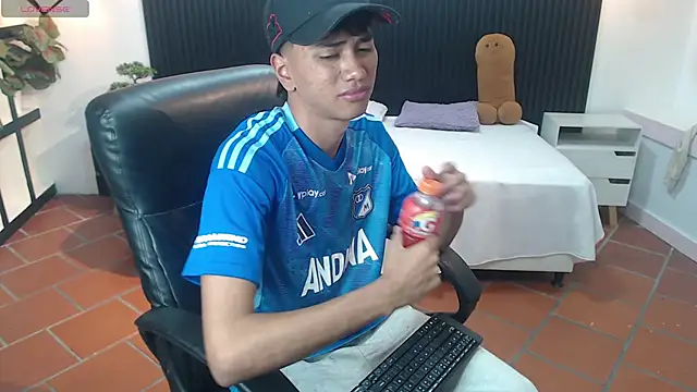 markbowie online show from December 2025 08:10:02 PM