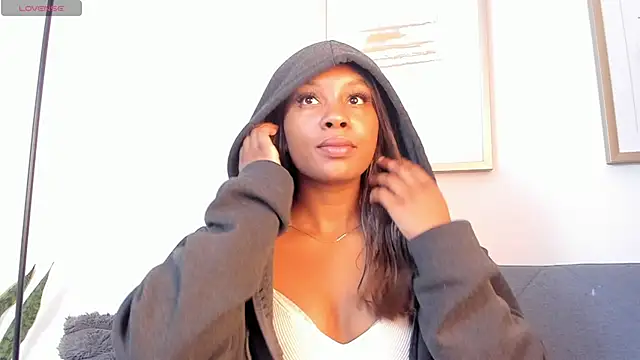 Coco joness online show from October 2025 05:32:02 PM